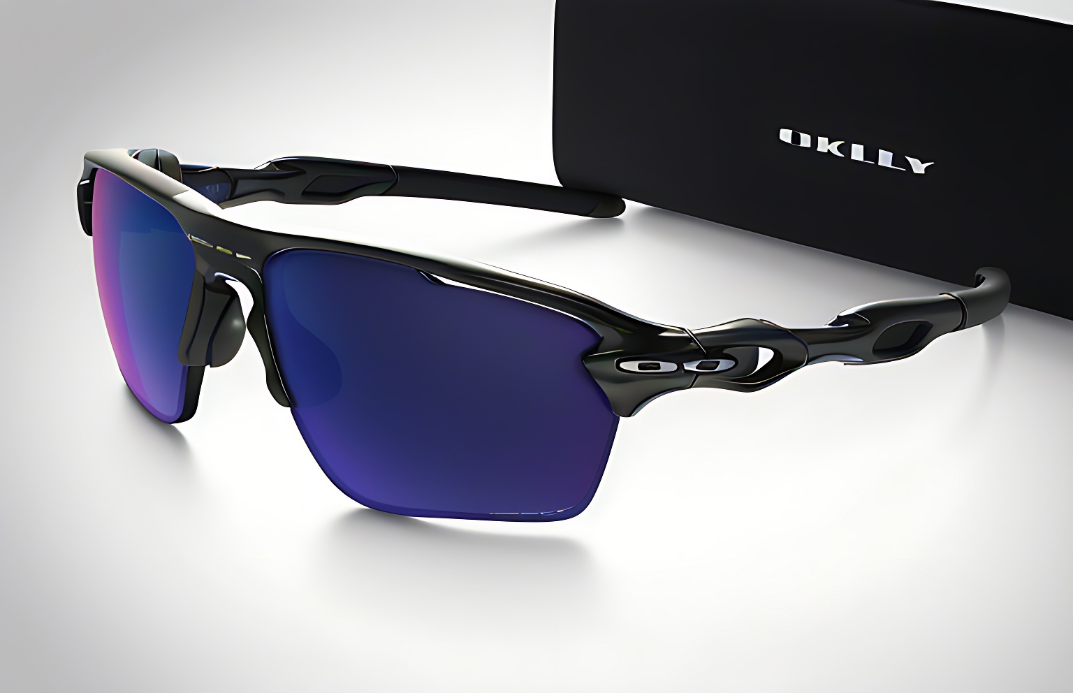 5 Best Oakley Lenses for Baseball in 2023 (Enhance your vision)